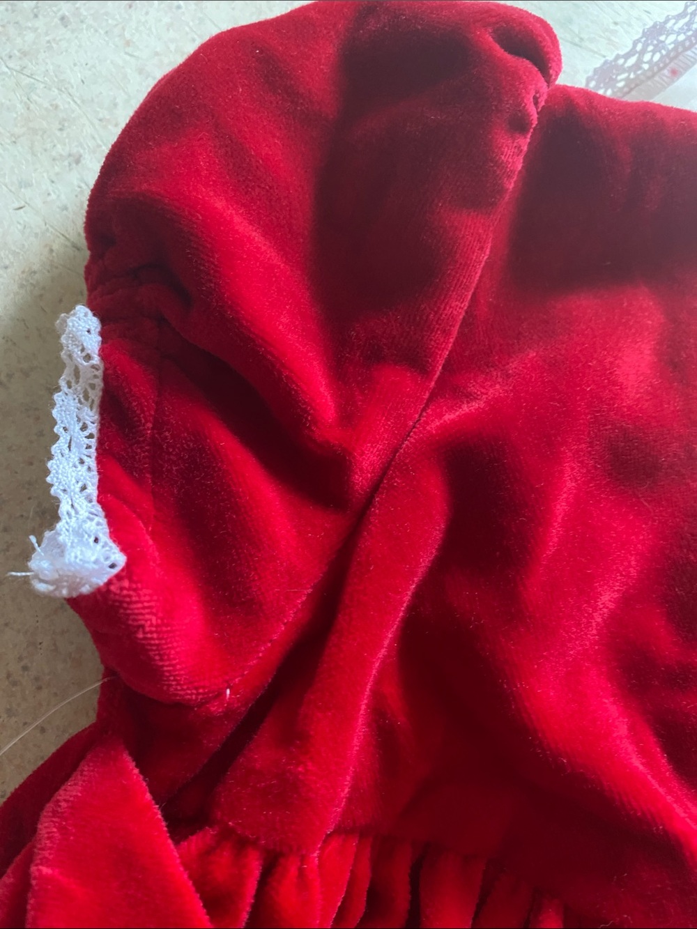 Edgehill Collection Red Velvet Dress with White Lace Collar - Picture 5 of 8